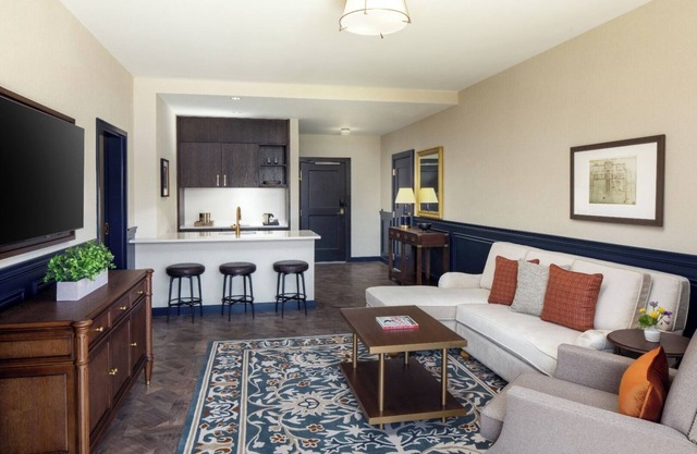Colorado Charm: Elegant Retreat near Cherry Creek! Suite w/Own Kitchen!