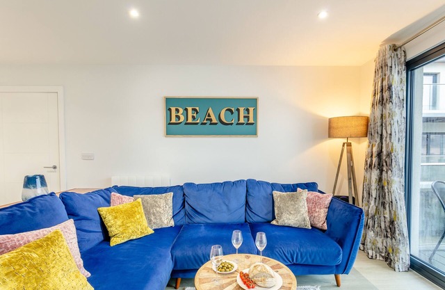 Combe End - P7 - Four Bedroom Apartment, Sleeps 4