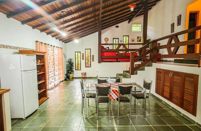 Come enjoy the nature of Praia Brava and Fortaleza in this delightful house.