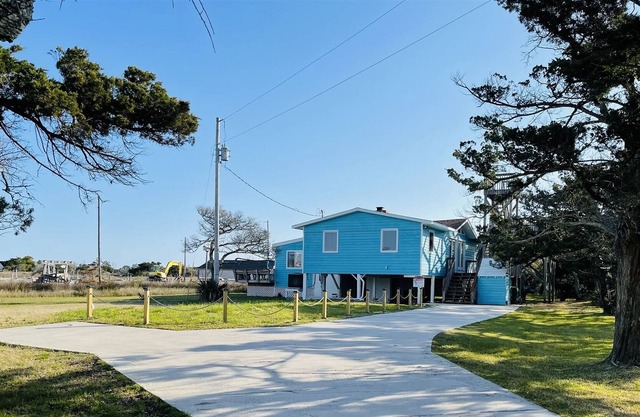 Come stay at Wild N Wonderful and Enjoy the Indoor Pool!