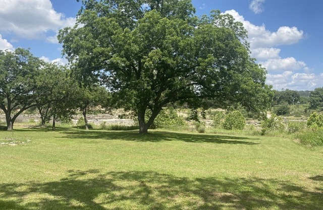 Come to Wimberley and enjoy this country cabin on the peaceful Blanco River.