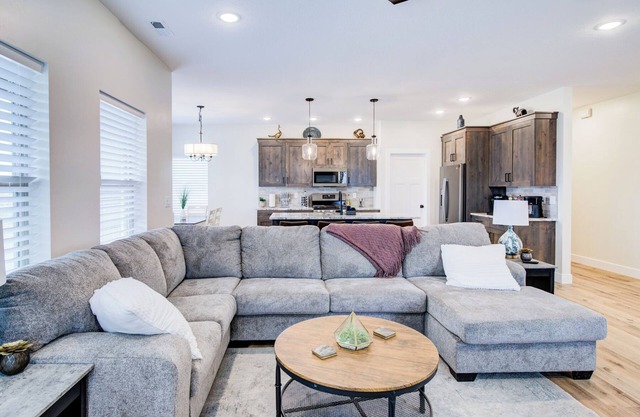 Comforable 3 bed 3 bath home
