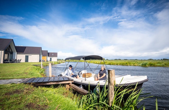 Comfort 4-person residence in the holiday park Landal Waterresort Blocksyl