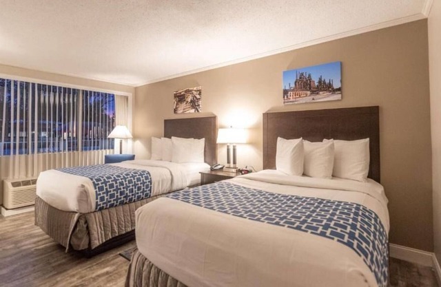 Comfort and Convenience! Onsite Pool, Free Breakfast, Parking!