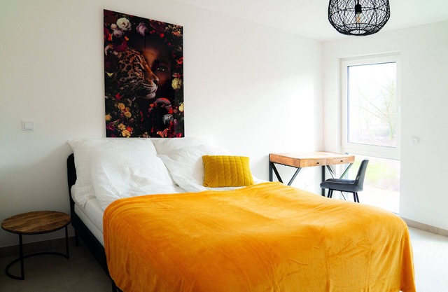 Comfort apartment no. 8 on the 1st floor left (street side, balcony)