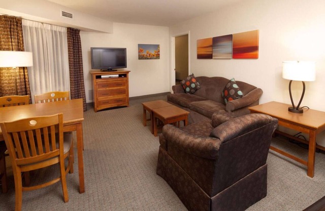 Comfort & Convenience! 2 Spaces w/Fully-equipped Kitchen, Parking & Pool!