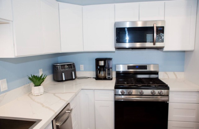 Comfort, convenience, and outdoor adventure just minutes from the river!