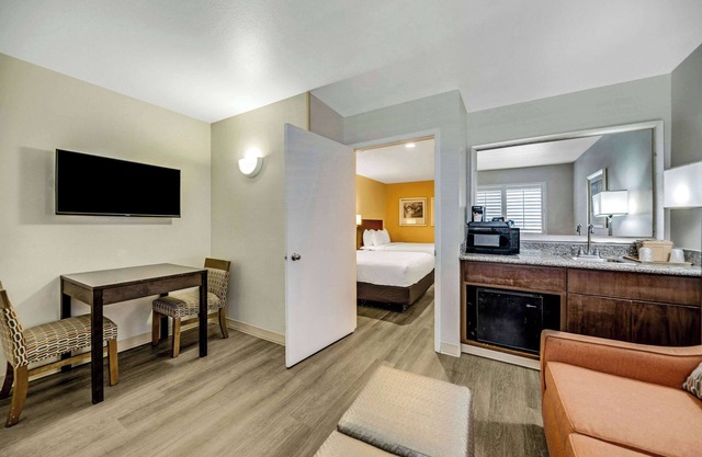 Comfort Inn Beach/Boardwalk Area