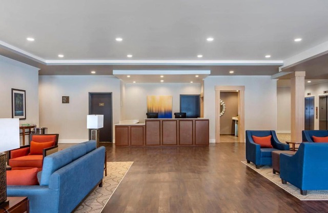 Comfort Inn & Suites