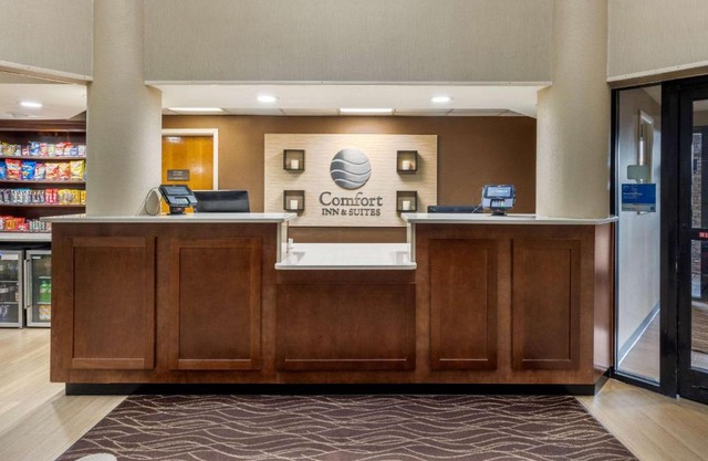 Comfort Inn Suites Hamilton Place