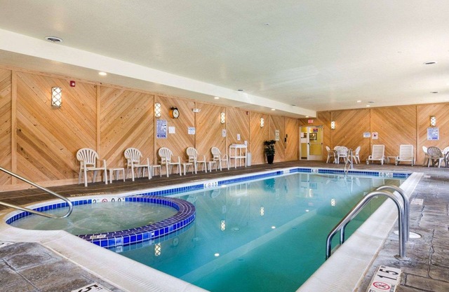 Comfort Inn & Suites Orange - Montpelier