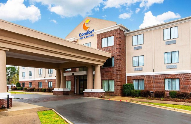 Comfort Inn & Suites Pine Bluff
