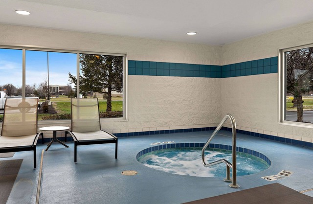 Comfort Inn & Suites