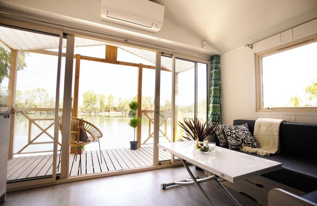 Comfort lodge on the water (5 people)
