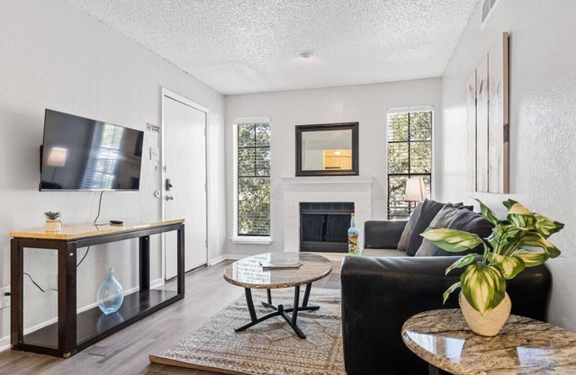 COMFORT & SIMPLICITY IN DFW! 1 BEDROOM APT!