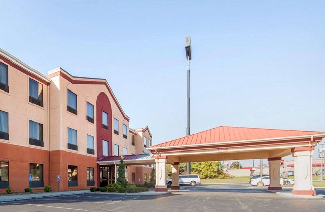 Comfort Suites London South