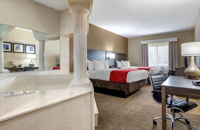 Comfort Suites near Robins Air Force Base