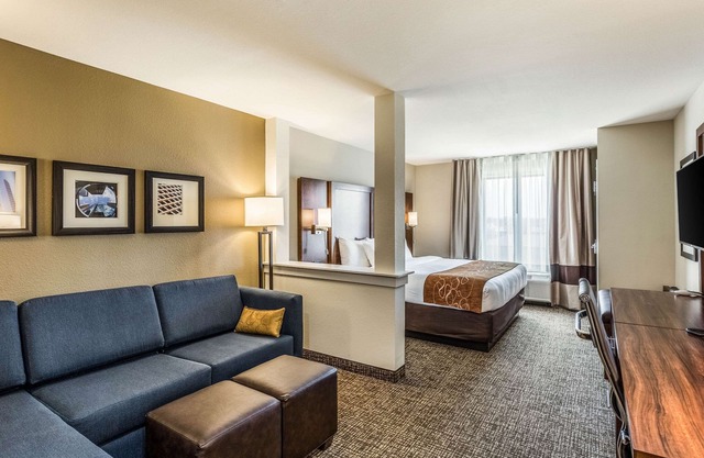 Comfort Suites