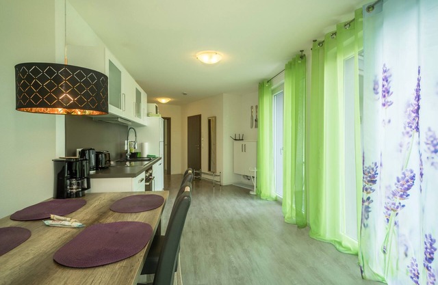 Comfortable Apartment "Lavendel" with Terrace, Balcony, Lake View, Wi-Fi & TV