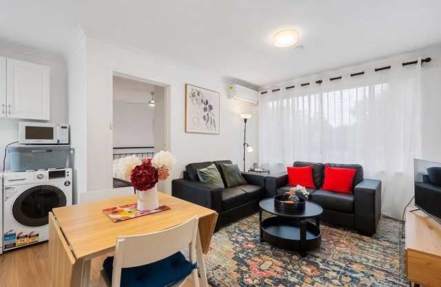 Comfortable 1-Bed Retreat Near Canberra City