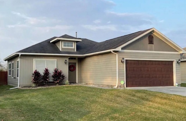 Comfortable 3 Bedroom Home with Garage