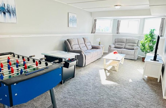 Comfortable 6 bedrooms house