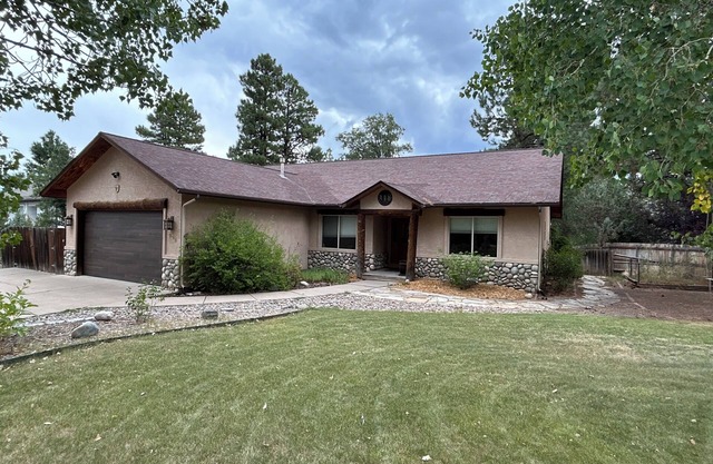 Comfortable and spacious 3 bedroom home near Durango ideal for families & groups