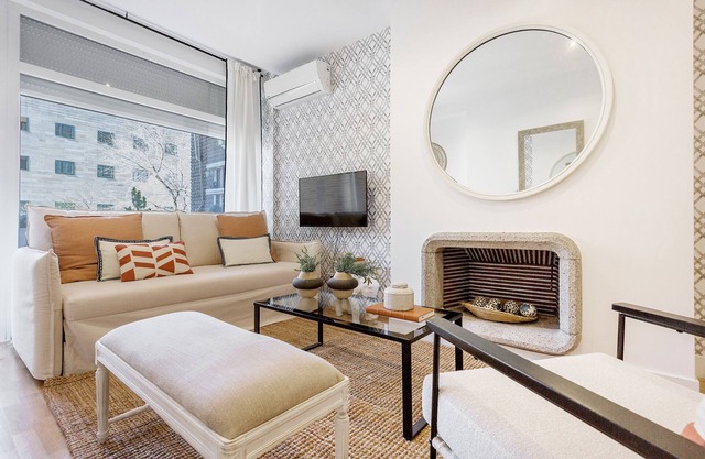 Comfortable Apartment with Terrace near Retiro Park. Retiro II