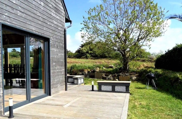 Comfortable, bright house close to the beach