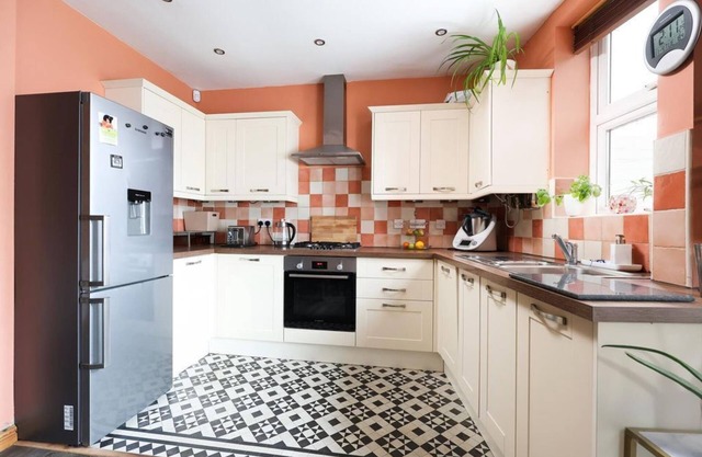 Comfortable Bristol Escape near Gloucester Road