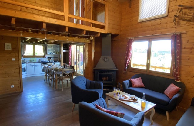 Comfortable chalet for 8-10 people with a 4-seater sauna