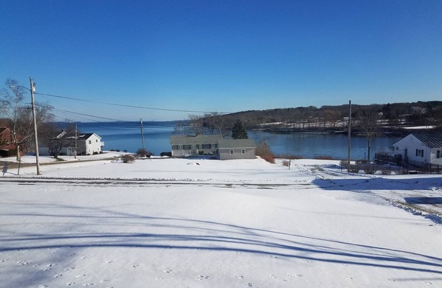 Comfortable, Close to Town Home, with Oceanview.
