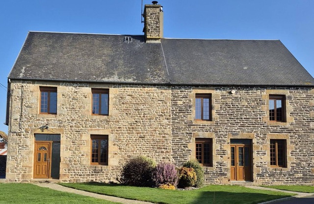 Comfortable cottage with private garden, pets allowed