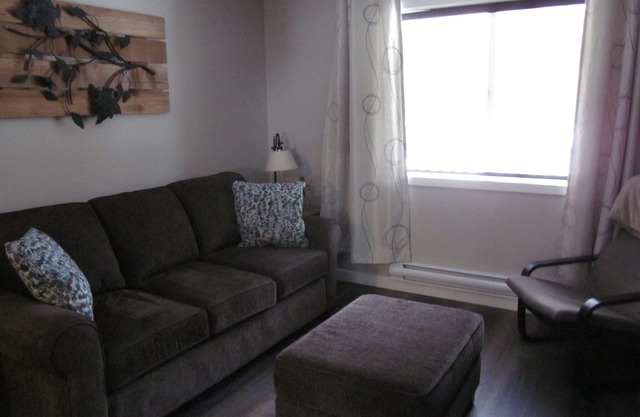 - Comfortable, cozy 1 bedroom suites. 1 to 4 suites availablen