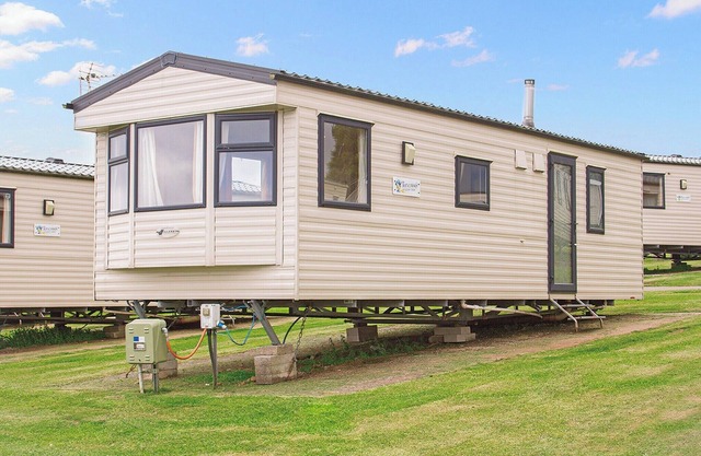 Comfortable family caravan with one double and one twin.