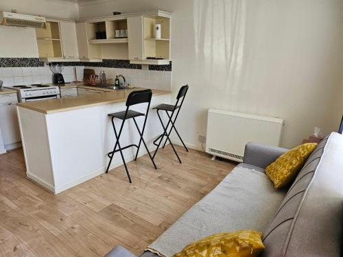 Comfortable Heathrow London Sleeps 4