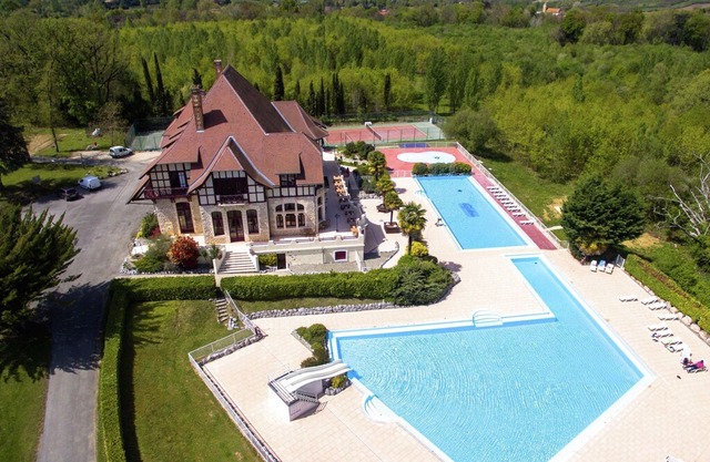 Comfortable home with terrace in a pleasant holiday village