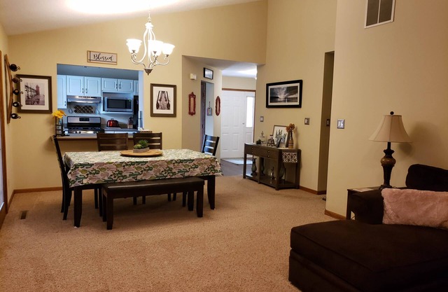 Comfortable home away from home. Close to ONU and all grocery and restaurants.