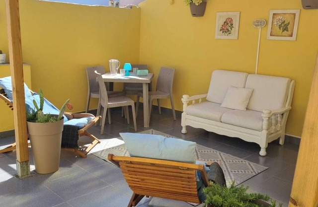 Comfortable house 1 rooms and one bathroom. Large terrace