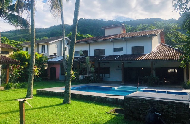 Comfortable house in São Sebastião - 80 m from Santiago beach