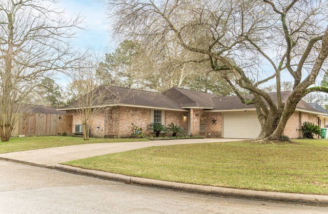 Comfortable Houston 3 bedroom home ,15 minutes from IAH