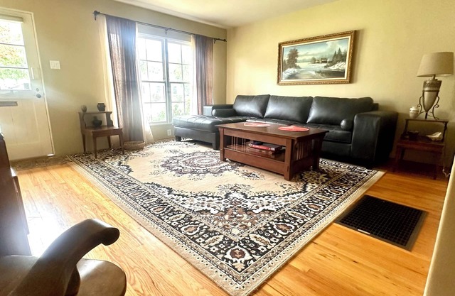Comfortable Midtown One Bedroom apartment,