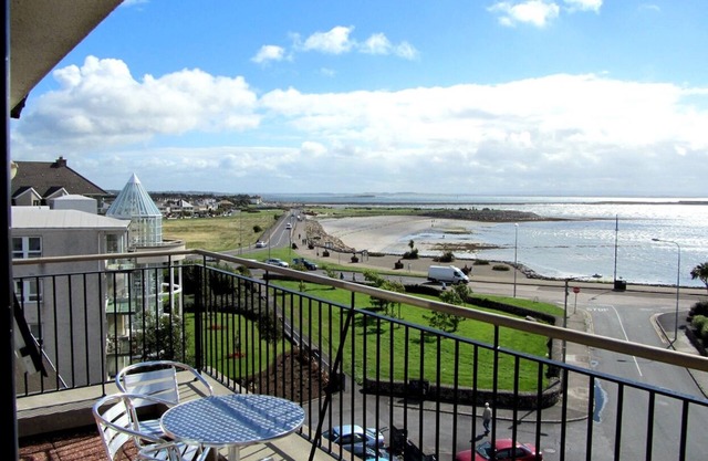 Comfortable, Modern, Luxury, Secure, Beachfront, Seafront, City Centre