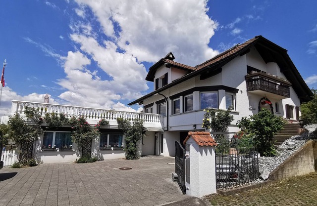 Comfortable mountain view apartment near Lucerne