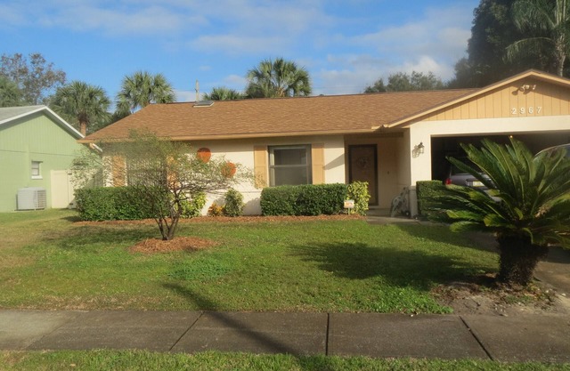 Comfortable Pool Home in a Family Neighborhood
