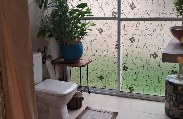 Comfortable room with air conditioning, minibar, exclusive bathroom, 700m from the beach