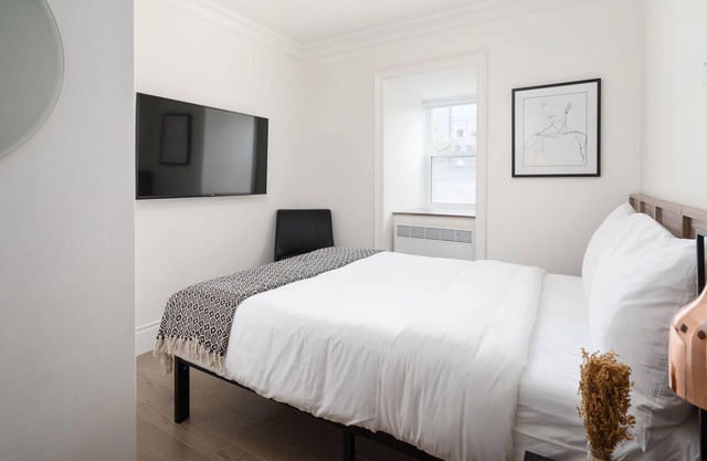 Comfortable studio in the heart of Berri-UQAM