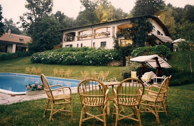 Comfortable villa with private pool and large garden, near Como and Milan