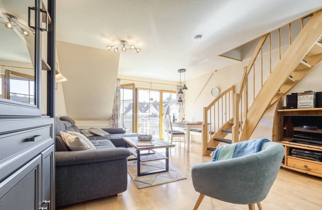 Comfortable Windrose vacation apartment with balcony, pool and garden view in Zingst