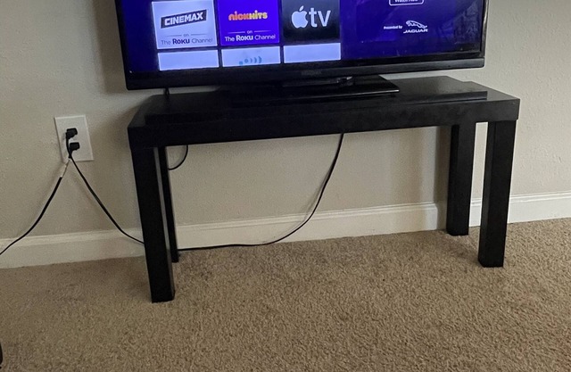 COMFTY 2 BEDROOM APARTMENT